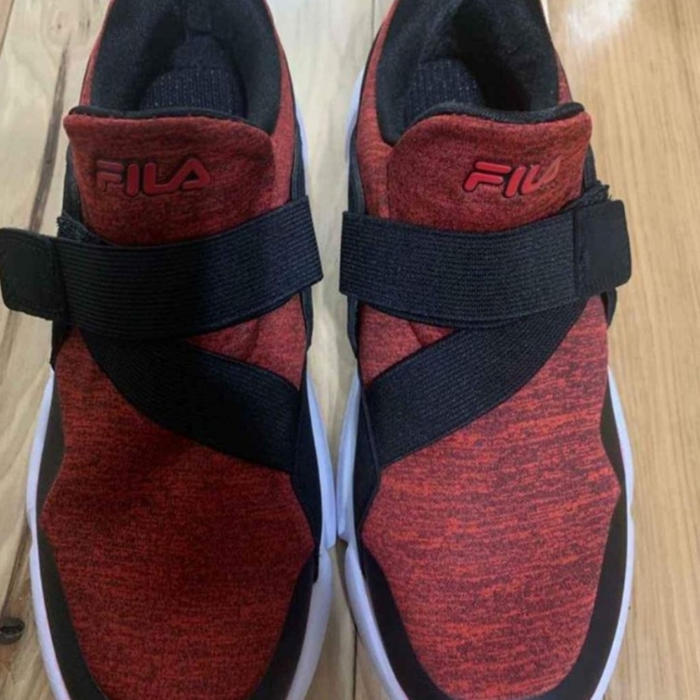 Fila women's shoes size 7.5 brand new without box